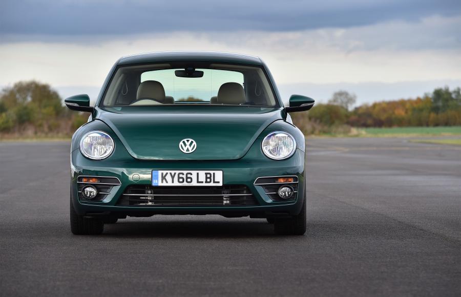  Volkswagen Beetle 2016 года  (UK) (фото 12 из 26)